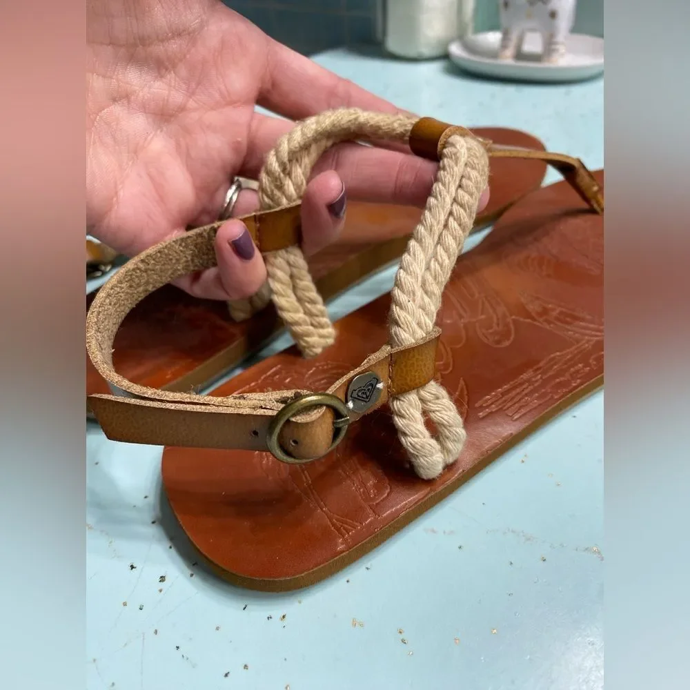 Roxy sandals size 7.5